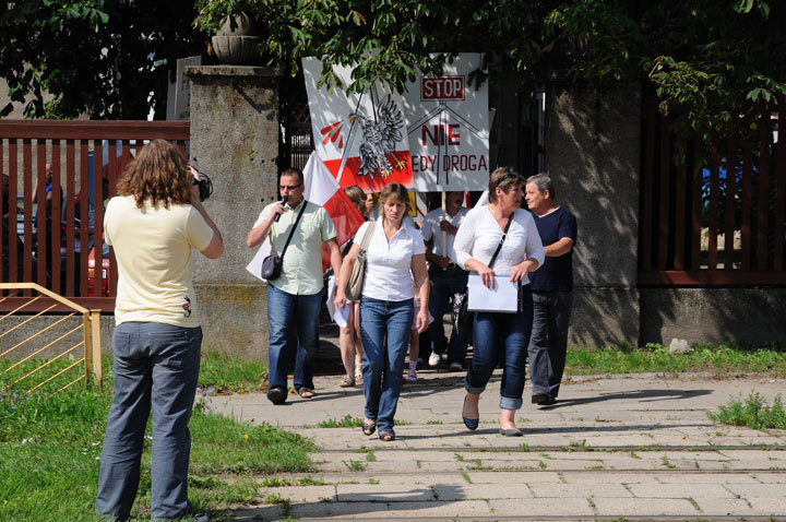 Pikieta przeciw budowie siłowni wiatrowych w Janowie zdjęcie nr 47177
