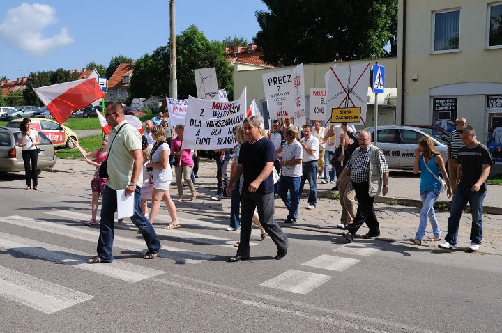 Pikieta przeciw budowie siłowni wiatrowych w Janowie zdjęcie nr 47186