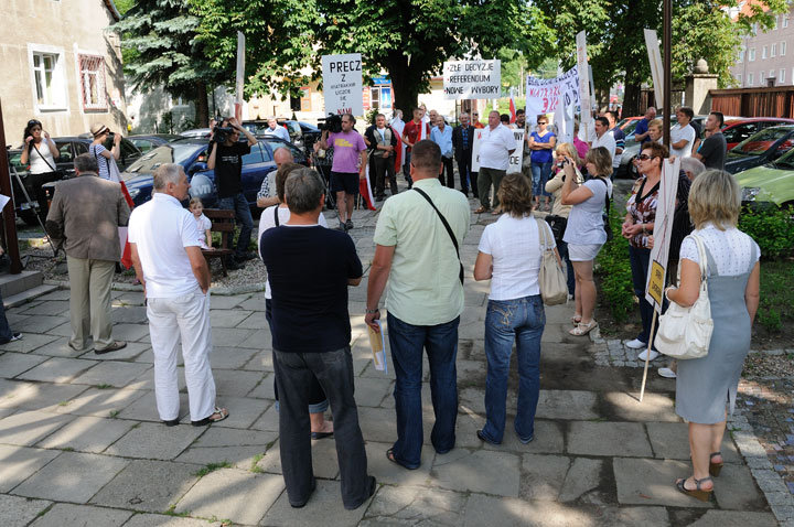 Pikieta przeciw budowie siłowni wiatrowych w Janowie zdjęcie nr 47190