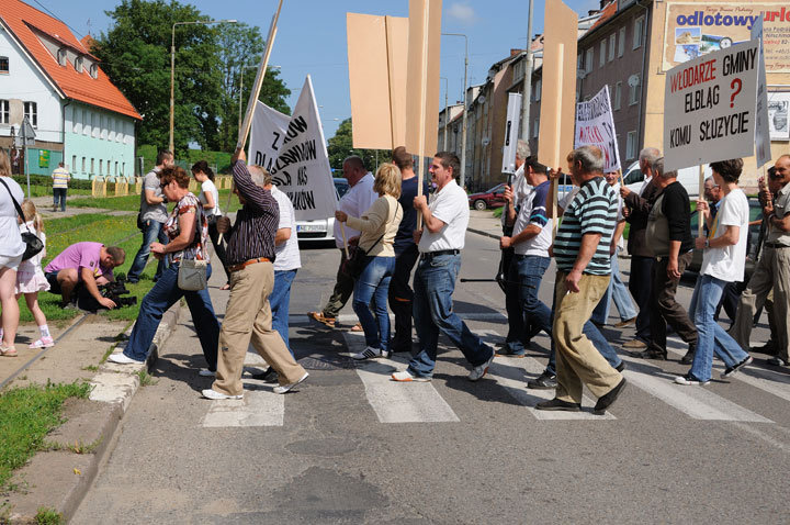 Pikieta przeciw budowie siłowni wiatrowych w Janowie zdjęcie nr 47188