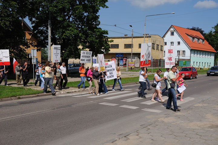 Pikieta przeciw budowie siłowni wiatrowych w Janowie zdjęcie nr 47178