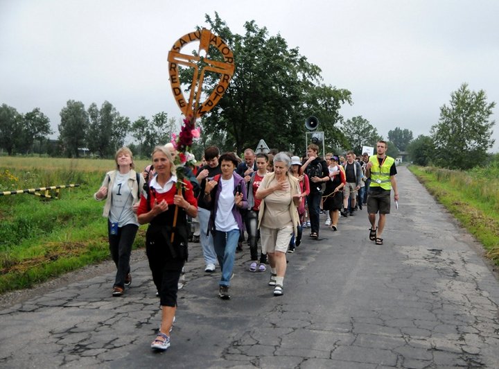 Wyruszyła pielgrzymka piesza na Jasną Górę zdjęcie nr 47620