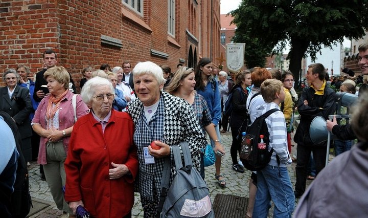 Wyruszyła pielgrzymka piesza na Jasną Górę zdjęcie nr 47598