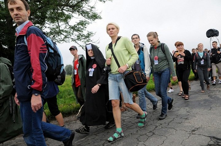 Wyruszyła pielgrzymka piesza na Jasną Górę zdjęcie nr 47618