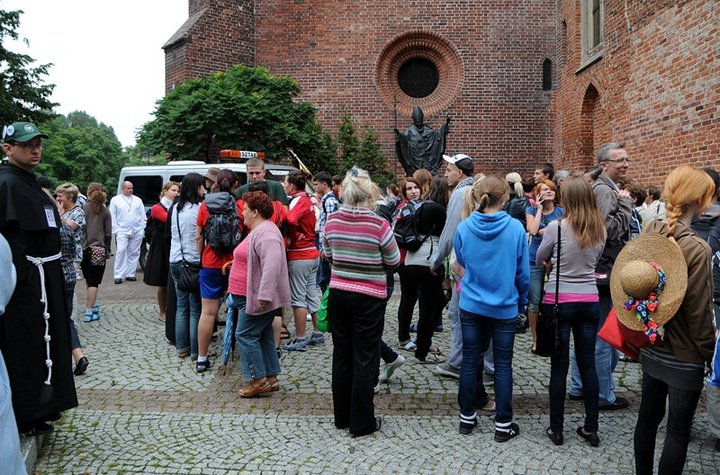 Wyruszyła pielgrzymka piesza na Jasną Górę zdjęcie nr 47601