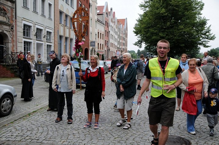 Wyruszyła pielgrzymka piesza na Jasną Górę zdjęcie nr 47610