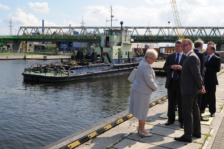 Wizyta wiceministra rolnictwa w elbląskim porcie zdjęcie nr 47986