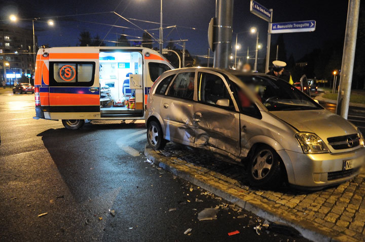 Wypadek na skrzyżowaniu zdjęcie nr 49801