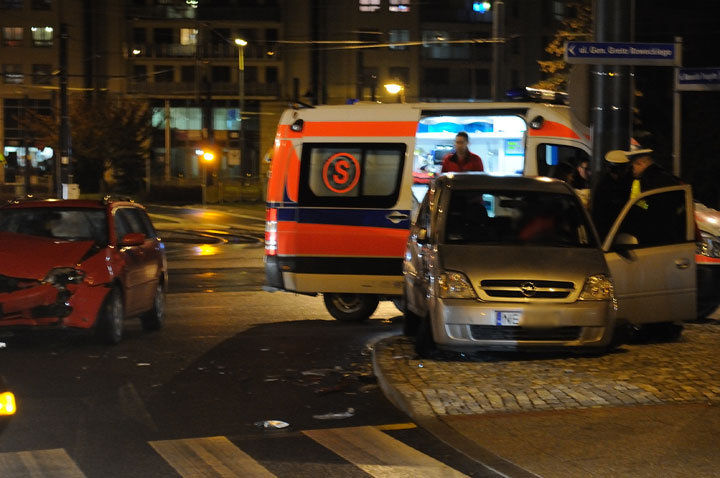 Wypadek na skrzyżowaniu zdjęcie nr 49798