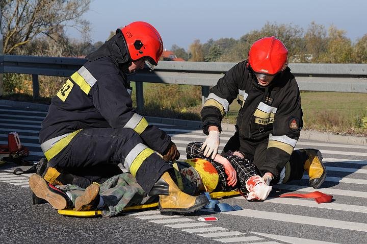 Wypadek autokaru na obwodnicy - ćwiczenia zdjęcie nr 50051