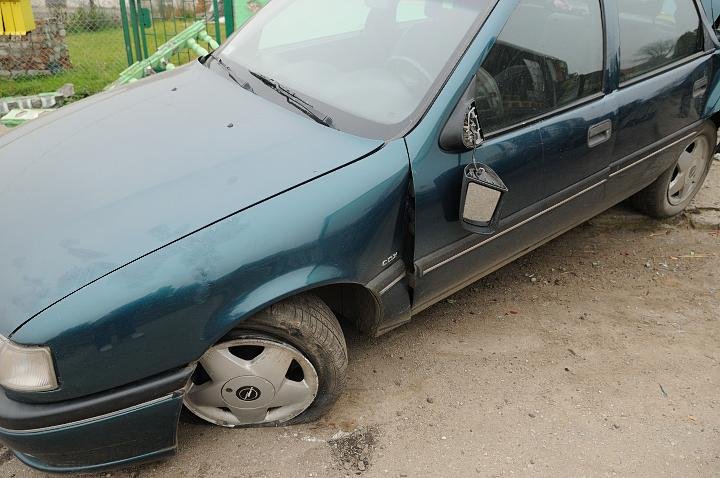 Pijany uderzył w sklep zdjęcie nr 50377