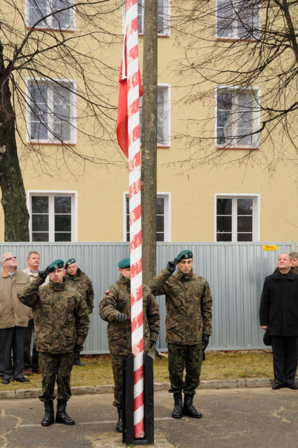 Pożegnanie sztandaru 13. Elbląskiego Pułku Przeciwlotniczego zdjęcie nr 50875