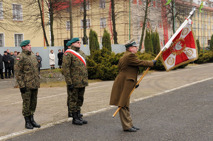 Pożegnanie sztandaru 13. Elbląskiego Pułku Przeciwlotniczego zdjęcie nr 50884