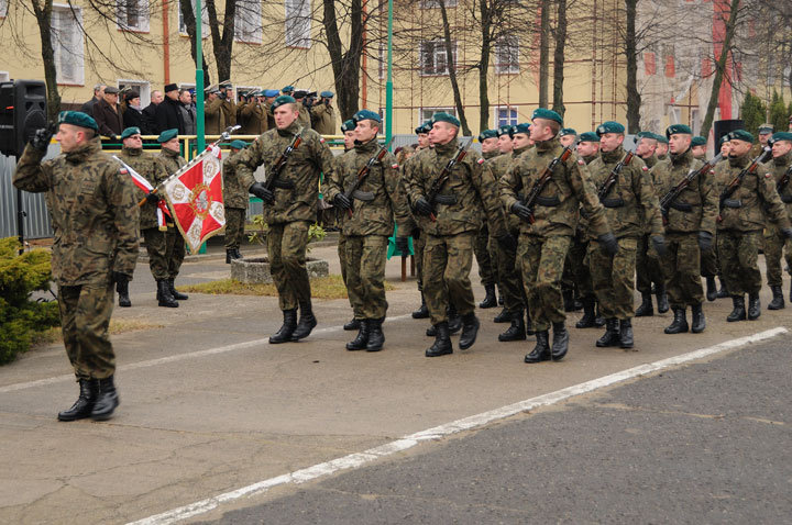 Pożegnanie sztandaru 13. Elbląskiego Pułku Przeciwlotniczego zdjęcie nr 50892