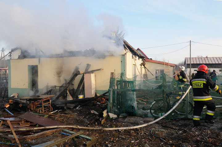 Stalewo: pożar budynku mieszkalnego zdjęcie nr 51776