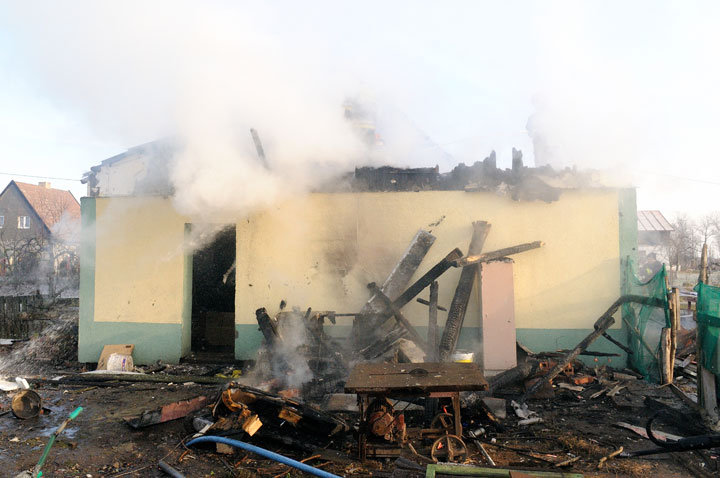 Stalewo: pożar budynku mieszkalnego zdjęcie nr 51773