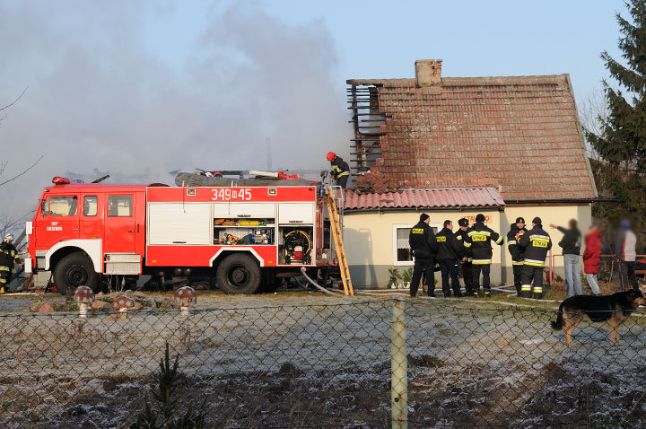 Stalewo: pożar budynku mieszkalnego zdjęcie nr 51767