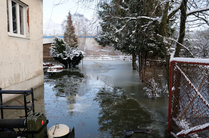 Woda wciąż wysoka ale opada zdjęcie nr 52394