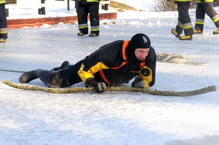 Strażackie ćwiczenia ratownictwa lodowego zdjęcie nr 52915