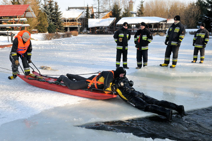 Strażackie ćwiczenia ratownictwa lodowego zdjęcie nr 52913