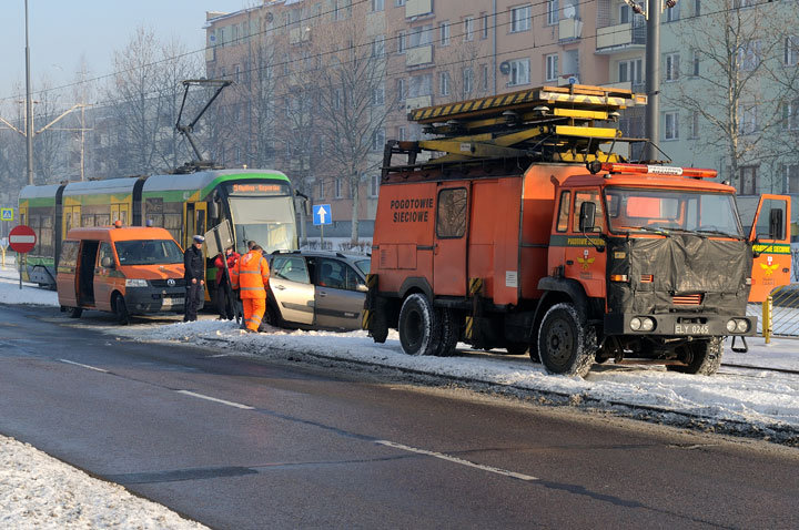 Scenic wjechał pod tramwaj zdjęcie nr 53065