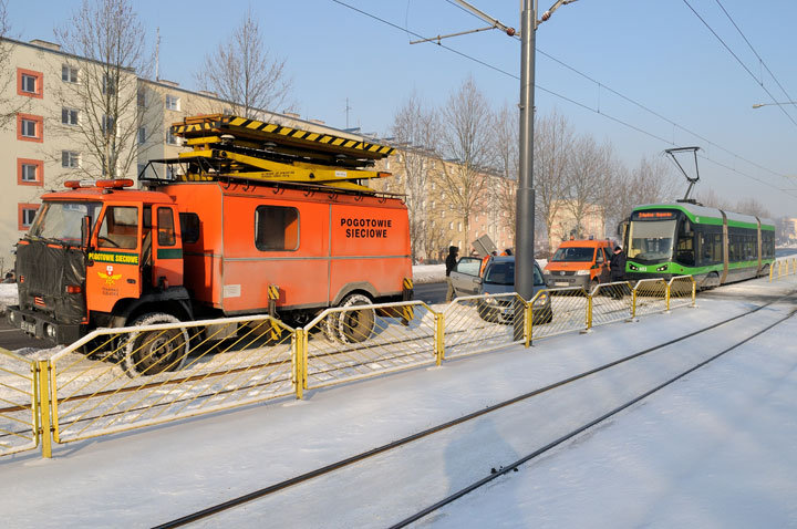 Scenic wjechał pod tramwaj zdjęcie nr 53070