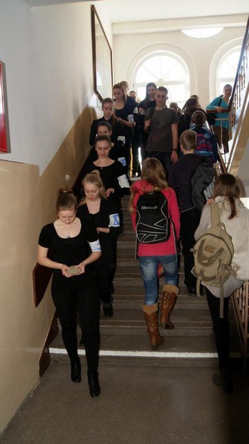 Uczniowie II LO o holokauście... zdjęcie nr 53856
