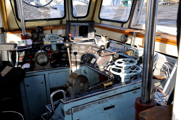 Bizony pchają barki do Kaliningradu zdjęcie nr 55067