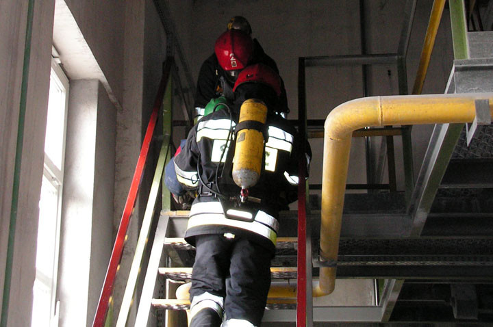 Strażackie ćwiczenia w wytwórni acetylenu zdjęcie nr 55176
