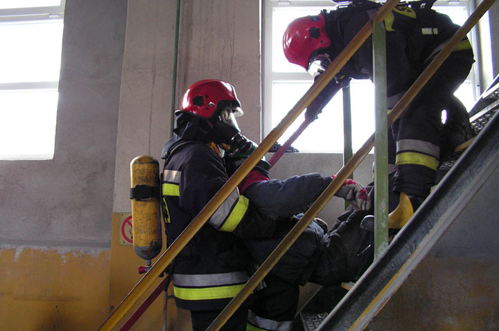 Strażackie ćwiczenia w wytwórni acetylenu zdjęcie nr 55178