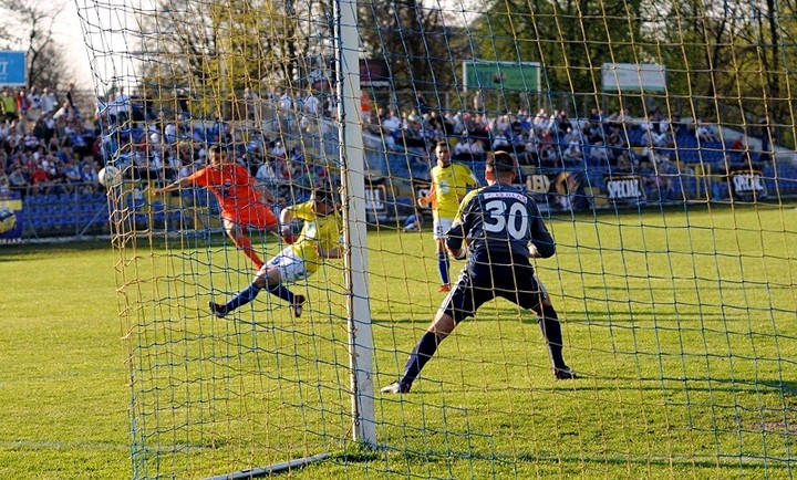 Olimpia przegrała z Niecieczą zdjęcie nr 56120