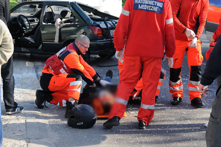 Wypadek na Sienkiewicza: motocyklista w szpitalu zdjęcie nr 56436