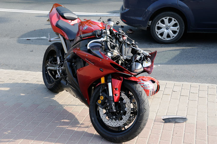 Wypadek: fordem zajechał drogę motocykliście zdjęcie nr 56455