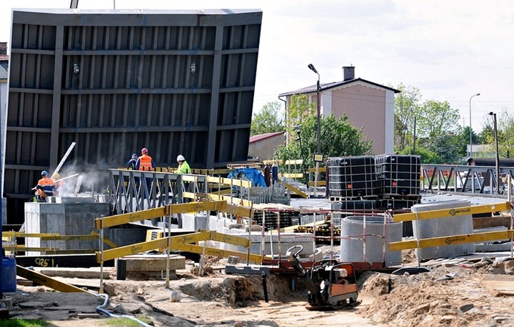 Montaż kładki na rzece Elbląg zdjęcie nr 57158