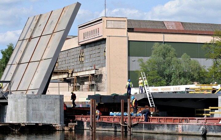 Montaż kładki na rzece Elbląg zdjęcie nr 57162