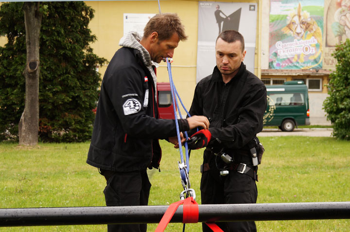 Kaskaderski happening przed premierą zdjęcie nr 57540