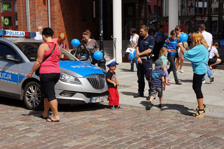 Policjanci czytali dzieciom zdjęcie nr 59511