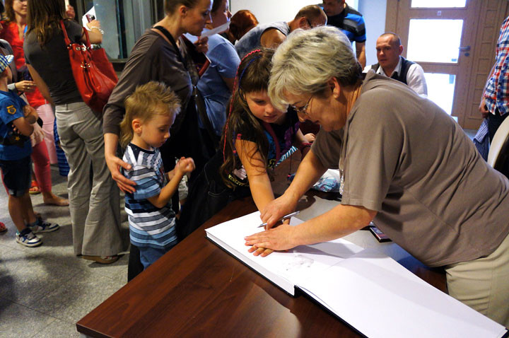 Policjanci czytali dzieciom zdjęcie nr 59501