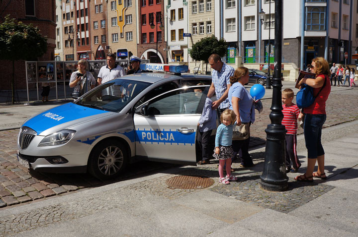 Policjanci czytali dzieciom zdjęcie nr 59505