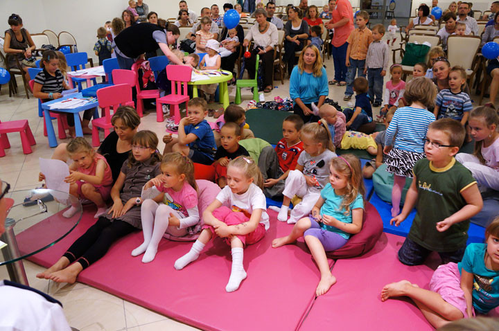 Policjanci czytali dzieciom zdjęcie nr 59475