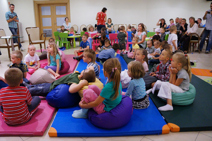 Policjanci czytali dzieciom zdjęcie nr 59462