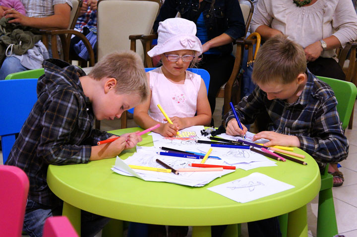 Policjanci czytali dzieciom zdjęcie nr 59472