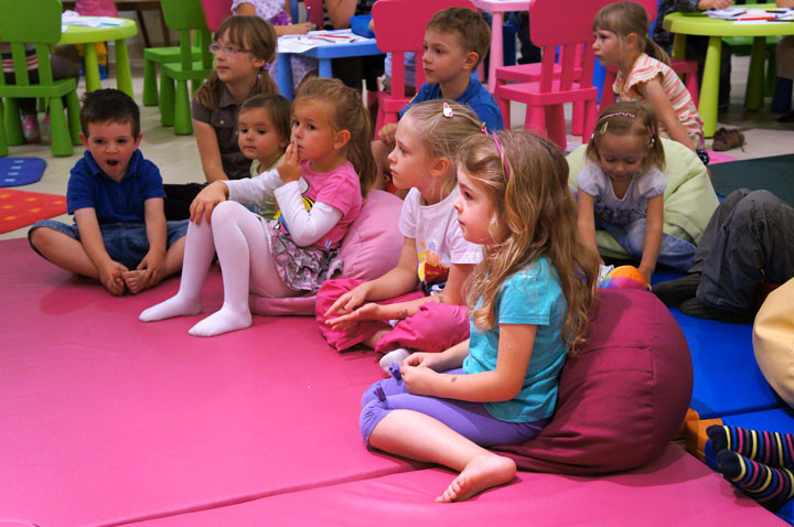 Policjanci czytali dzieciom zdjęcie nr 59468