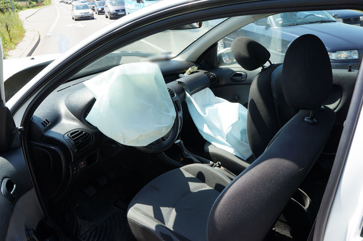 Czołowe zderzenie na skrzyżowaniu zdjęcie nr 59550