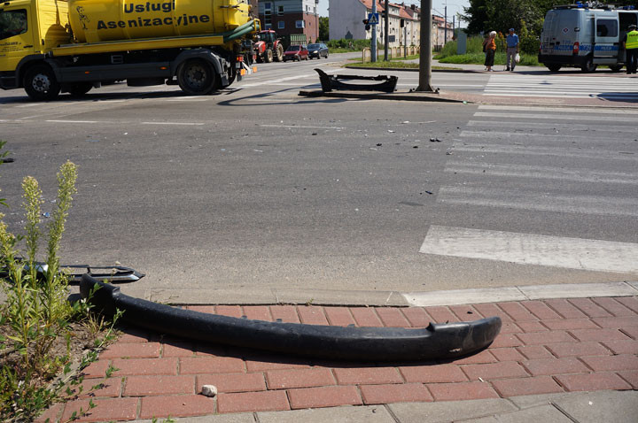 Elbląg Czołowe zderzenie na skrzyżowaniu