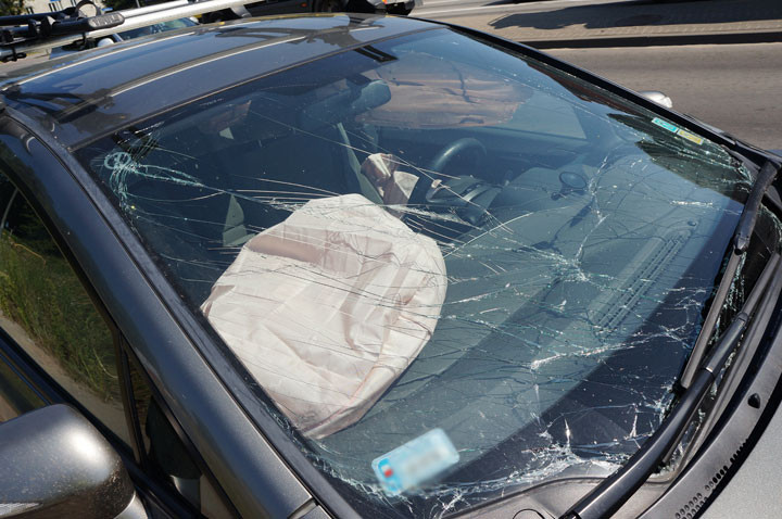 Czołowe zderzenie na skrzyżowaniu zdjęcie nr 59553