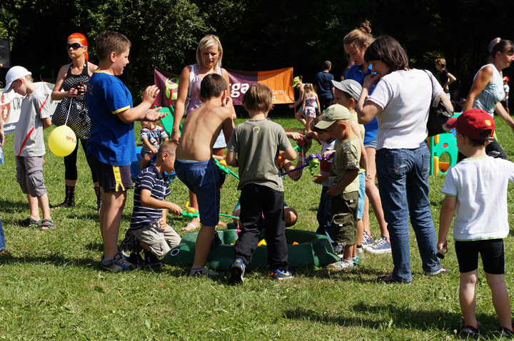 Rodzinny festyn sportowo-rekreacyjny „Wspólna zabawa łączy pokolenia” zdjęcie nr 59823