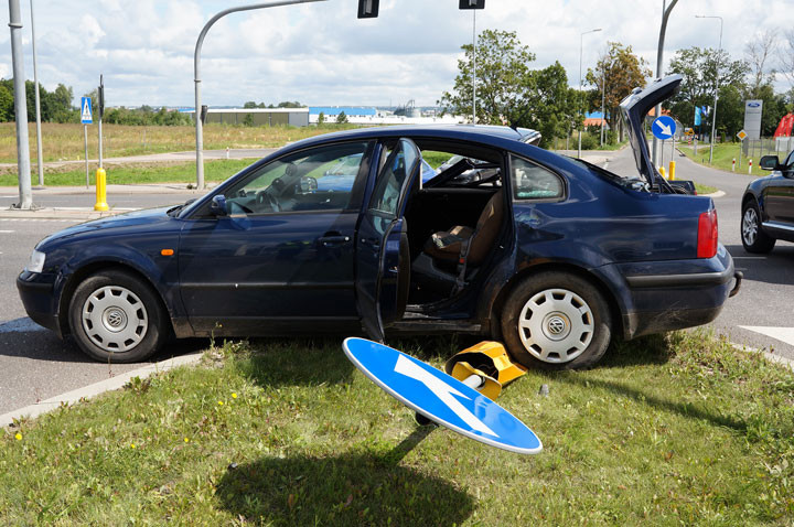 Żuławska-obwodnica: zderzenie dwóch pojazdów zdjęcie nr 60005