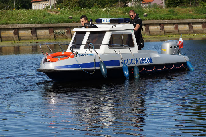 Policyjny patrol na rzece Elbląg zdjęcie nr 60289