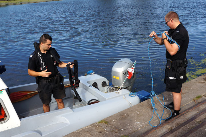 Policyjny patrol na rzece Elbląg zdjęcie nr 60287